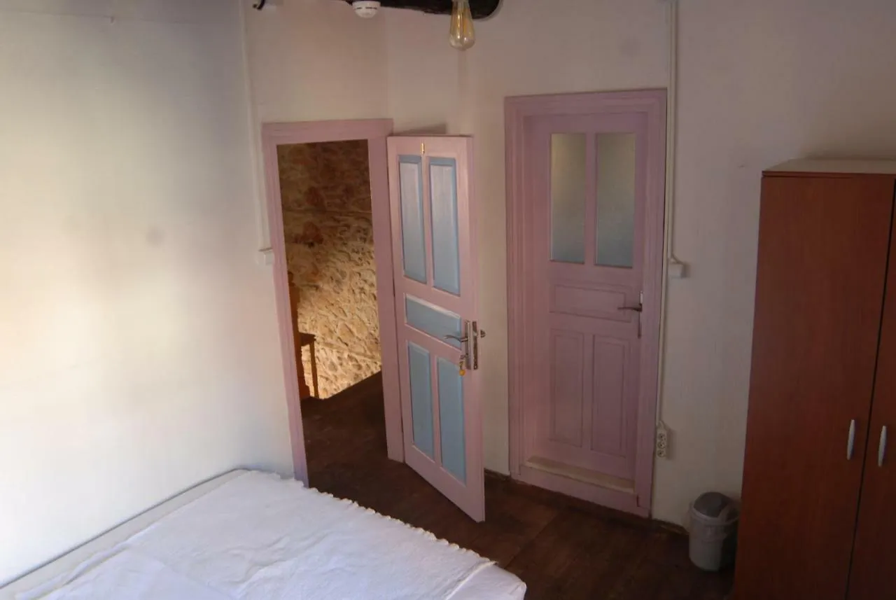 Sahmeran Pansiyon Ayvalik Guest house