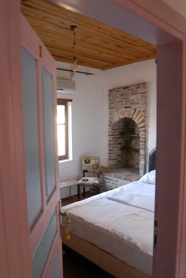 Sahmeran Pansiyon Ayvalik Guest house