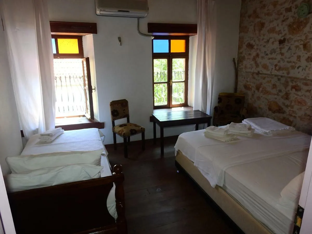 Sahmeran Pansiyon Ayvalik Guest house